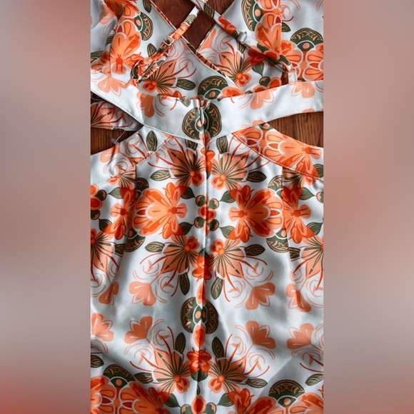 NWT revolve gorgeous House of Harlow Gorgeous Silky Floral
Cutout Dress - Picture 10 of 12